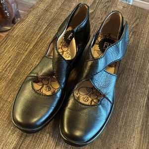 COPY - FLY LONDON black Mary Jane wedge shoes! Size 9